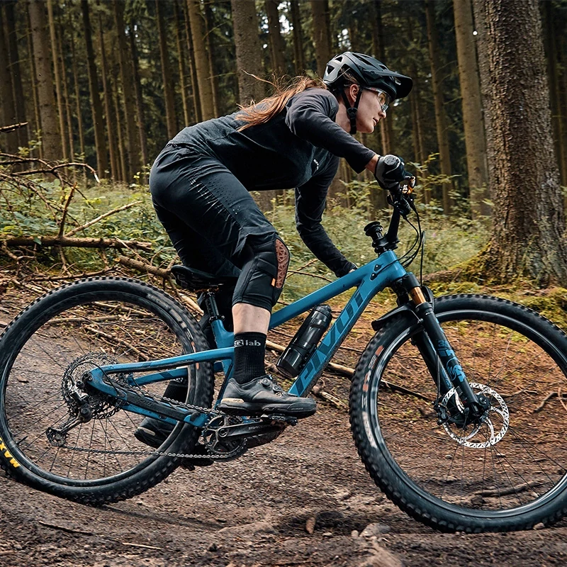 Láhev Fidlock TWIST set černá 800ml + základna na rám