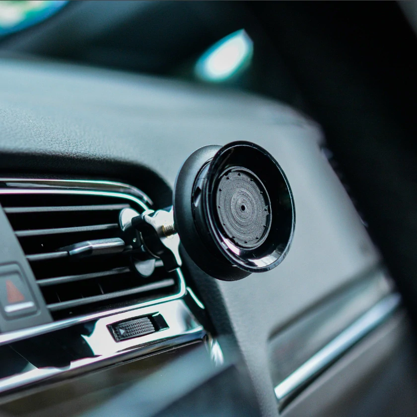 FIDLOCK Vacuum magnetický rdžák na telefon do auta (do mřížky)